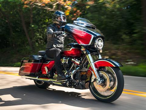 2021 Harley-Davidson CVO™ Street Glide® in San Antonio, Texas - Photo 18