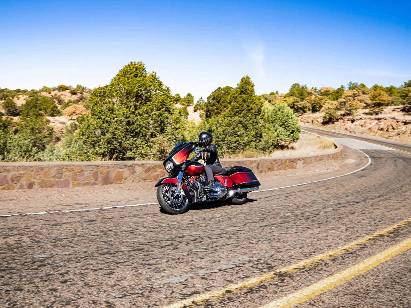 2021 Harley-Davidson CVO™ Street Glide® in San Antonio, Texas - Photo 28