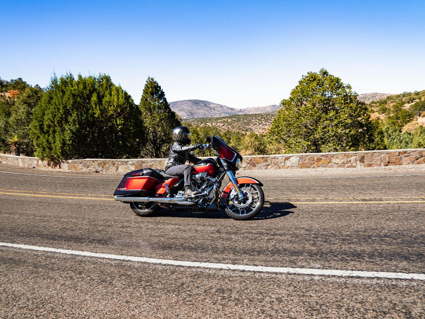 2021 Harley-Davidson CVO™ Street Glide® in San Antonio, Texas - Photo 29