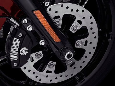 REFLEX™ LINKED BREMBO® BRAKES WITH STANDARD ABS
