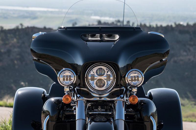 2019 Harley-Davidson Tri Glide® Ultra in Loveland, Colorado - Photo 6