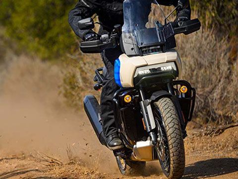 SEMI-ACTIVE FRONT & REAR SUSPENSION