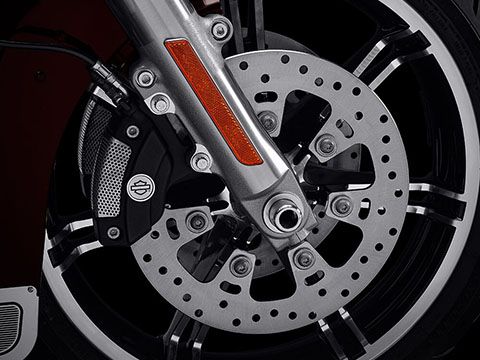 REFLEX™ LINKED BREMBO® BRAKES WITH STANDARD ABS
