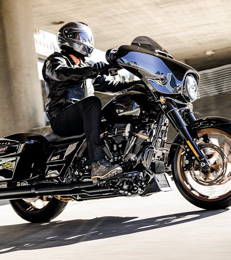 商品画像：2022 Harley-Davidson Street Glide® ST in Vivid Black | For 2