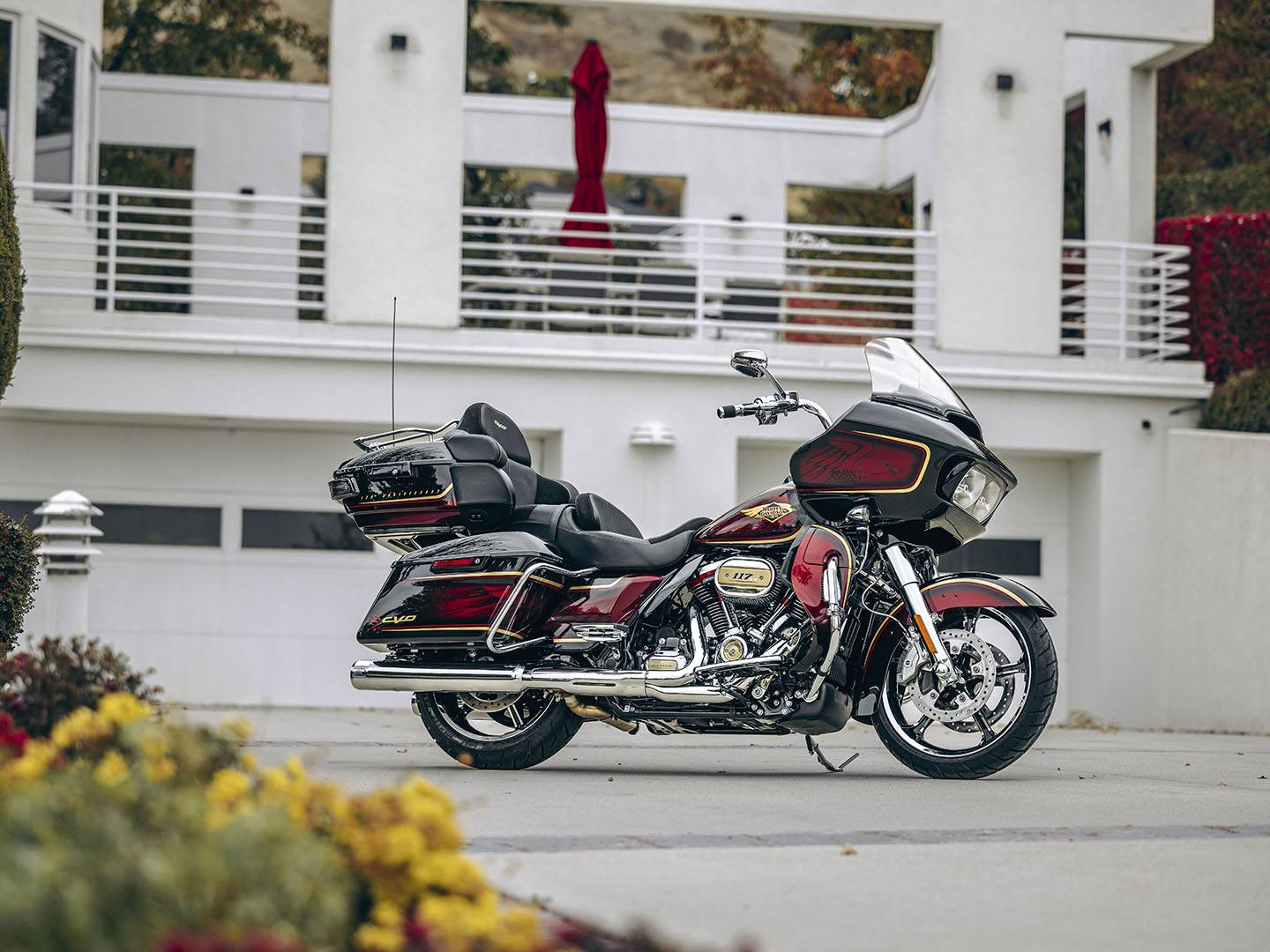 2023 Harley-Davidson CVO™ Road Glide® Limited Anniversary in Scott, Louisiana - Photo 3