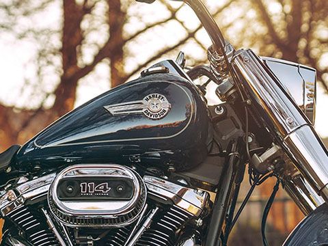 MILWAUKEE-EIGHT 114