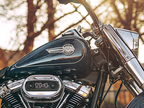 MILWAUKEE-EIGHT 114
