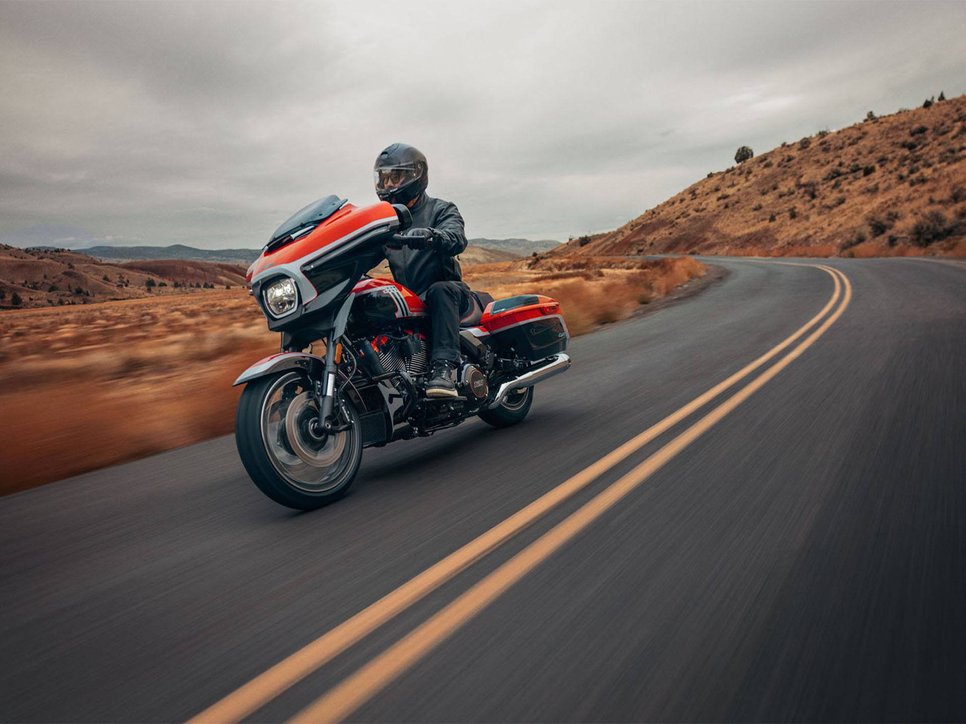 2024 Harley-Davidson CVO™ Street Glide® in Omaha, Nebraska - Photo 17