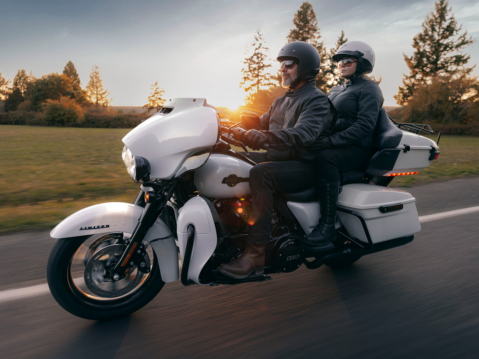 New 2024 Harley Davidson Ultra Limited Motorcycle Specs Price Photos Morgan Hill CA Dealer White Onyx Pearl