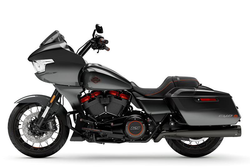 2025 Harley-Davidson CVO™ Road Glide® in Houston, Texas - Photo 2