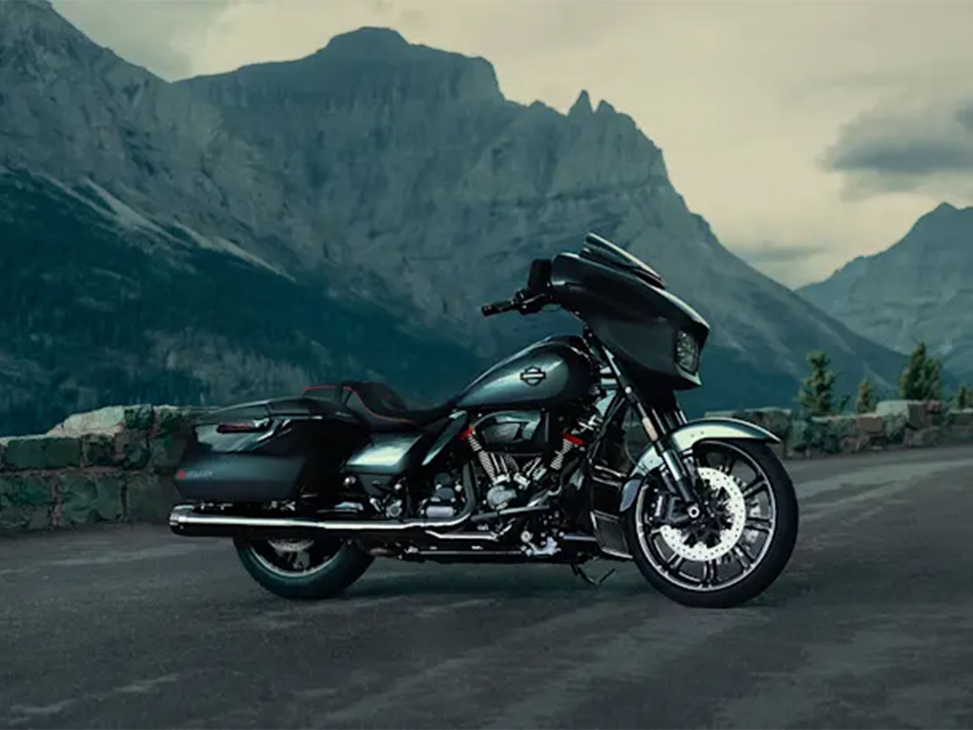 2025 Harley-Davidson CVO™ Street Glide® in Bossier City, Louisiana - Photo 9