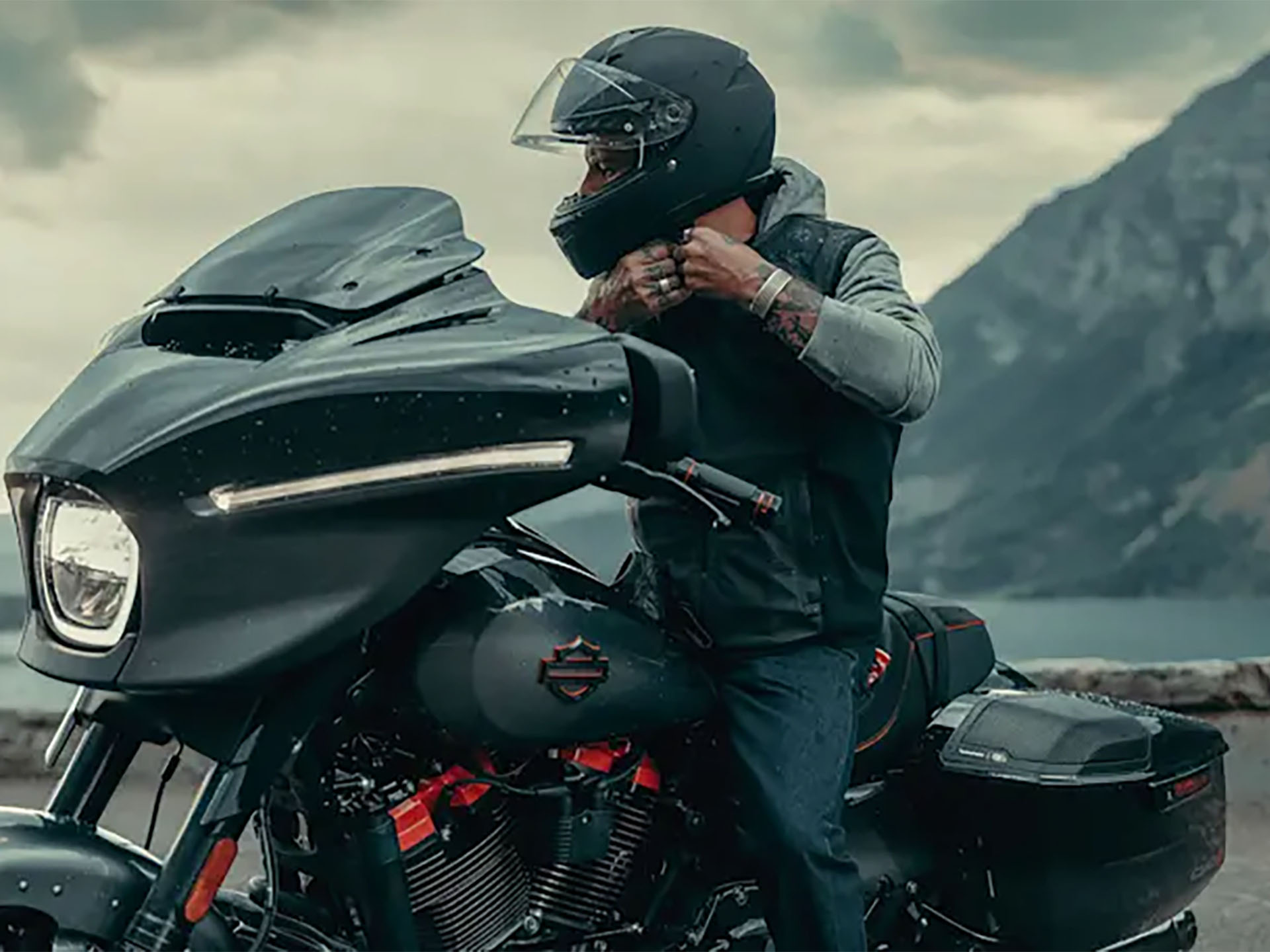 2025 Harley-Davidson CVO™ Street Glide® in Bossier City, Louisiana - Photo 13