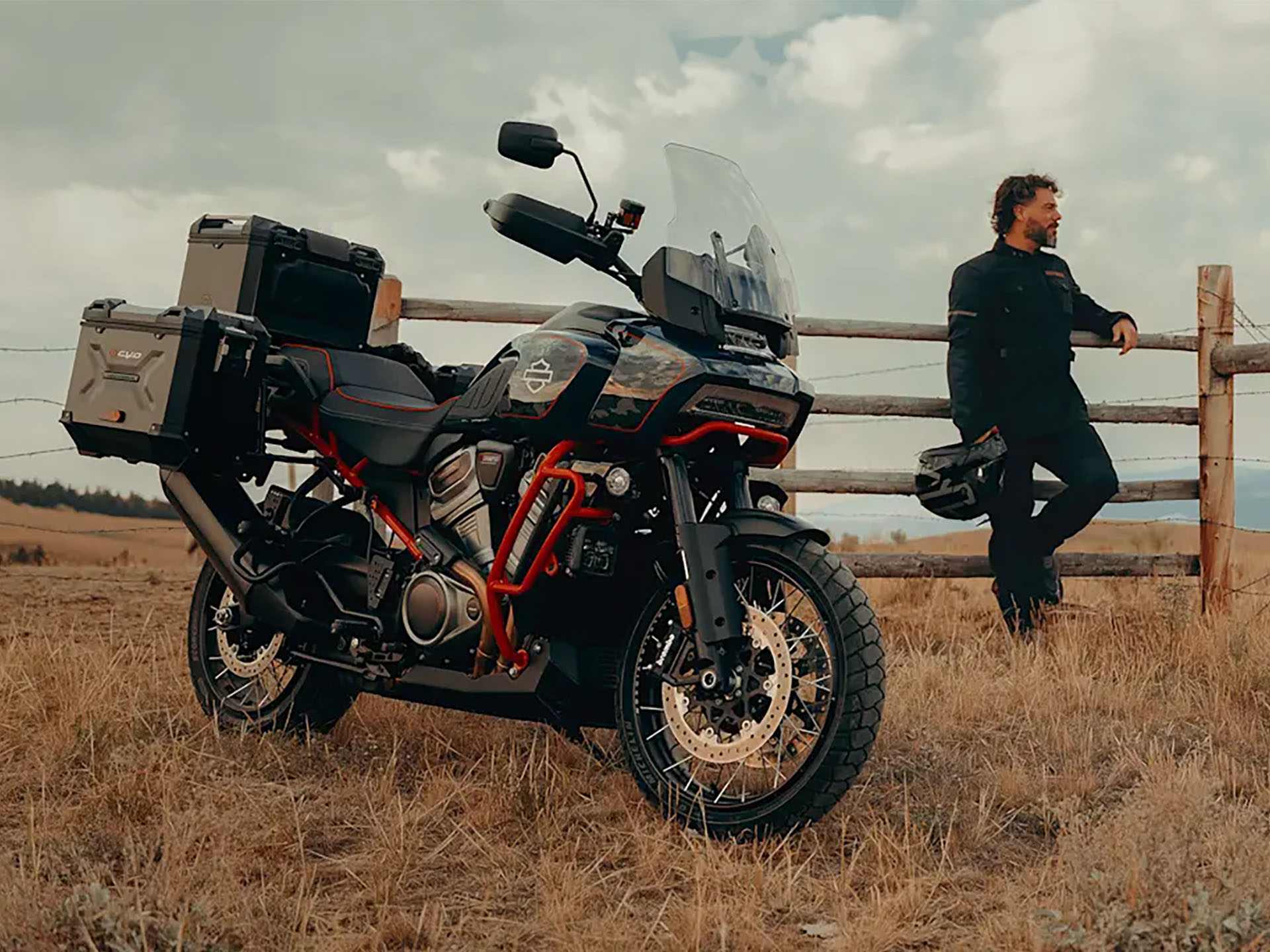 2025 Harley-Davidson CVO™ Pan America® in Pasadena, Texas - Photo 12