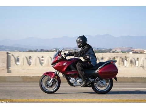 2010 Honda NT700V in Tuscaloosa, Alabama - Photo 3