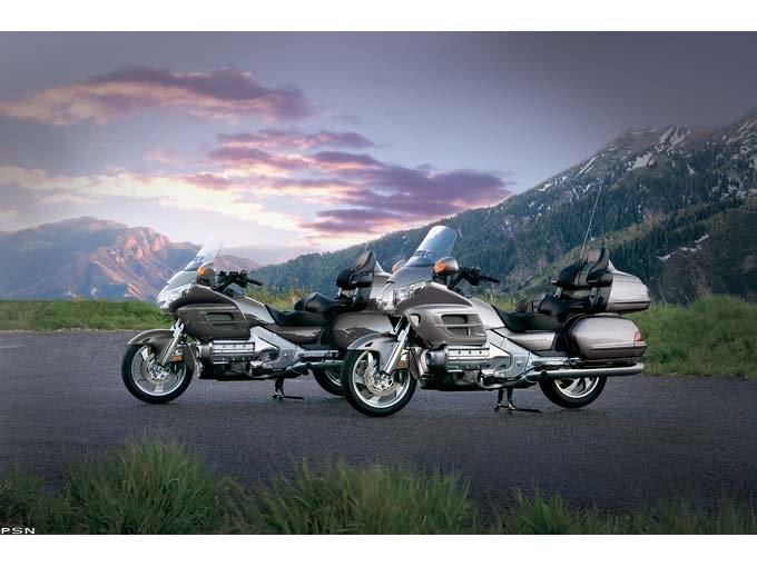 2010 Honda Gold Wing® Airbag in Houston, Texas - Photo 6