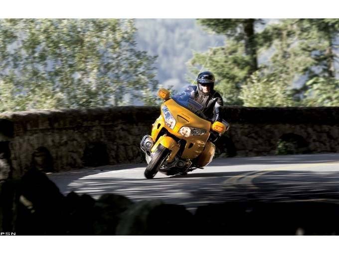 2010 Honda Gold Wing® Airbag in Houston, Texas - Photo 8