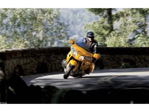 2010 Honda Gold Wing® Airbag in Houston, Texas - Photo 8