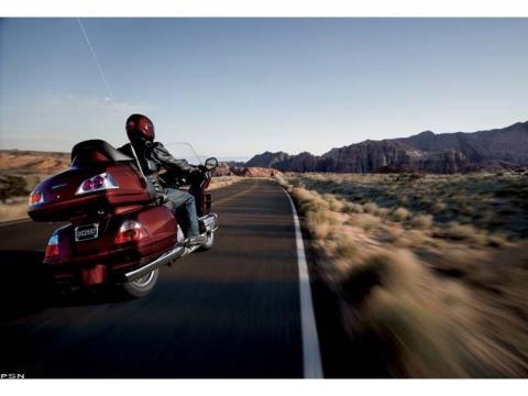 2010 Honda Gold Wing® Airbag in Houston, Texas - Photo 7