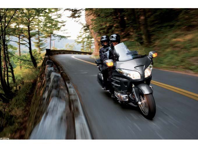 2010 Honda Gold Wing® Airbag in Houston, Texas - Photo 11