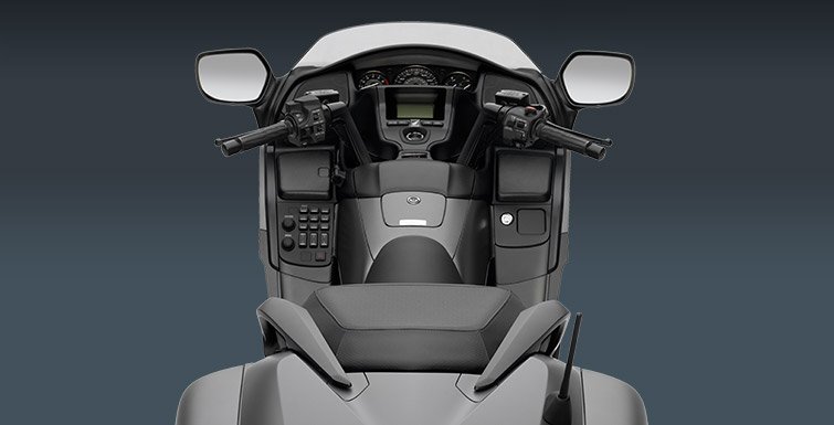 2015 Honda Gold Wing F6B® in Foxboro, Massachusetts - Photo 5