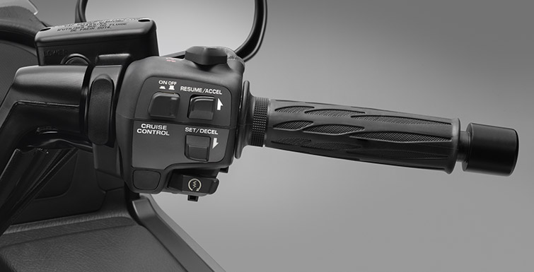 2015 Honda Gold Wing F6B® in Foxboro, Massachusetts - Photo 7