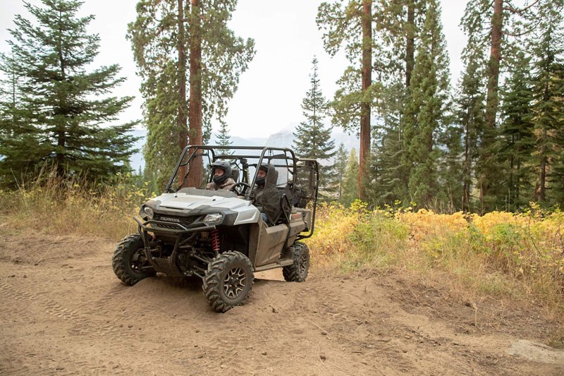 2020 Honda Pioneer 700-4 Deluxe 2