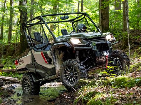 2022 Honda Pioneer 1000 Deluxe in Rochester, New York - Photo 5