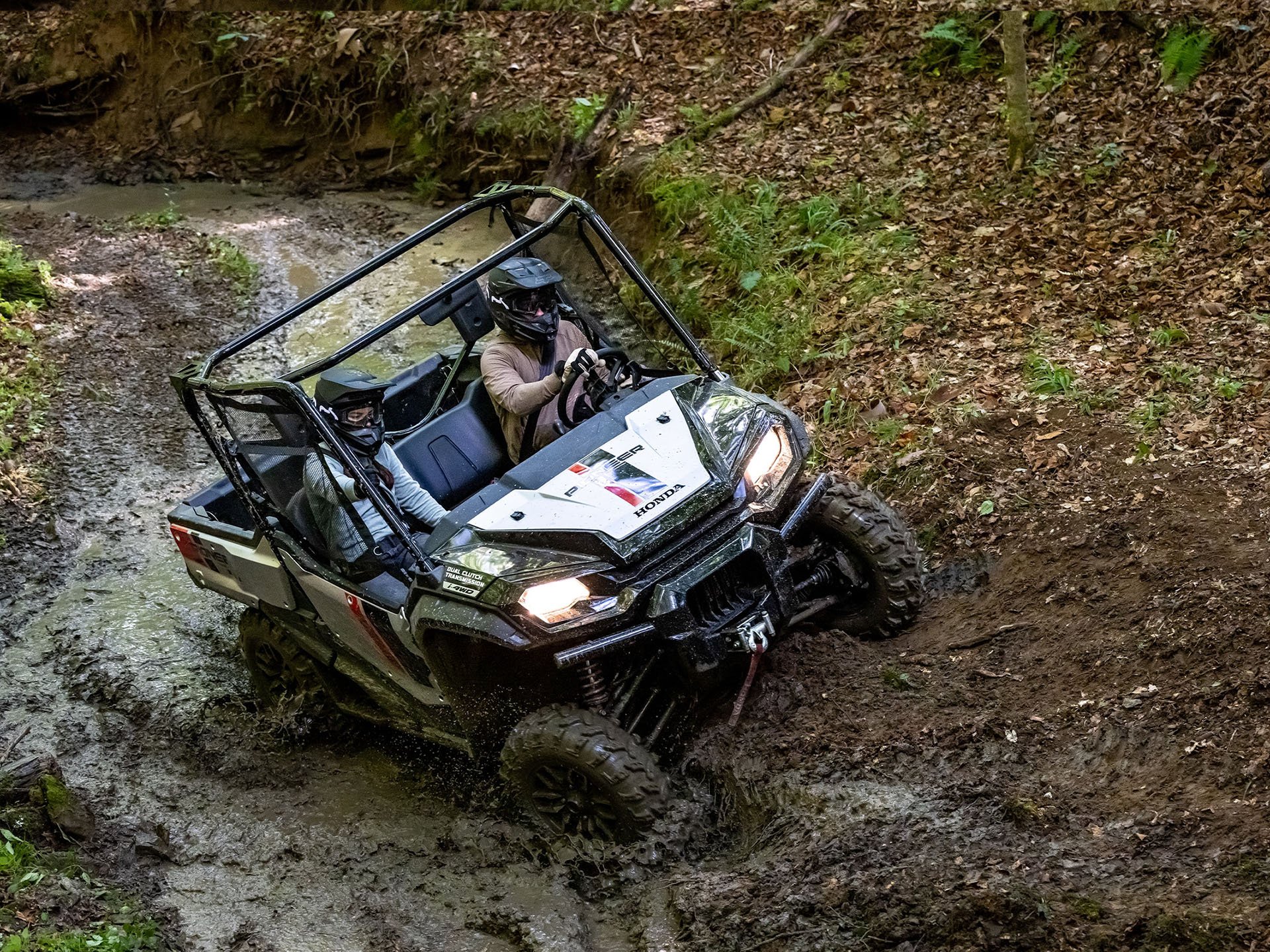 2022 Honda Pioneer 1000 Deluxe in Rochester, New York - Photo 6