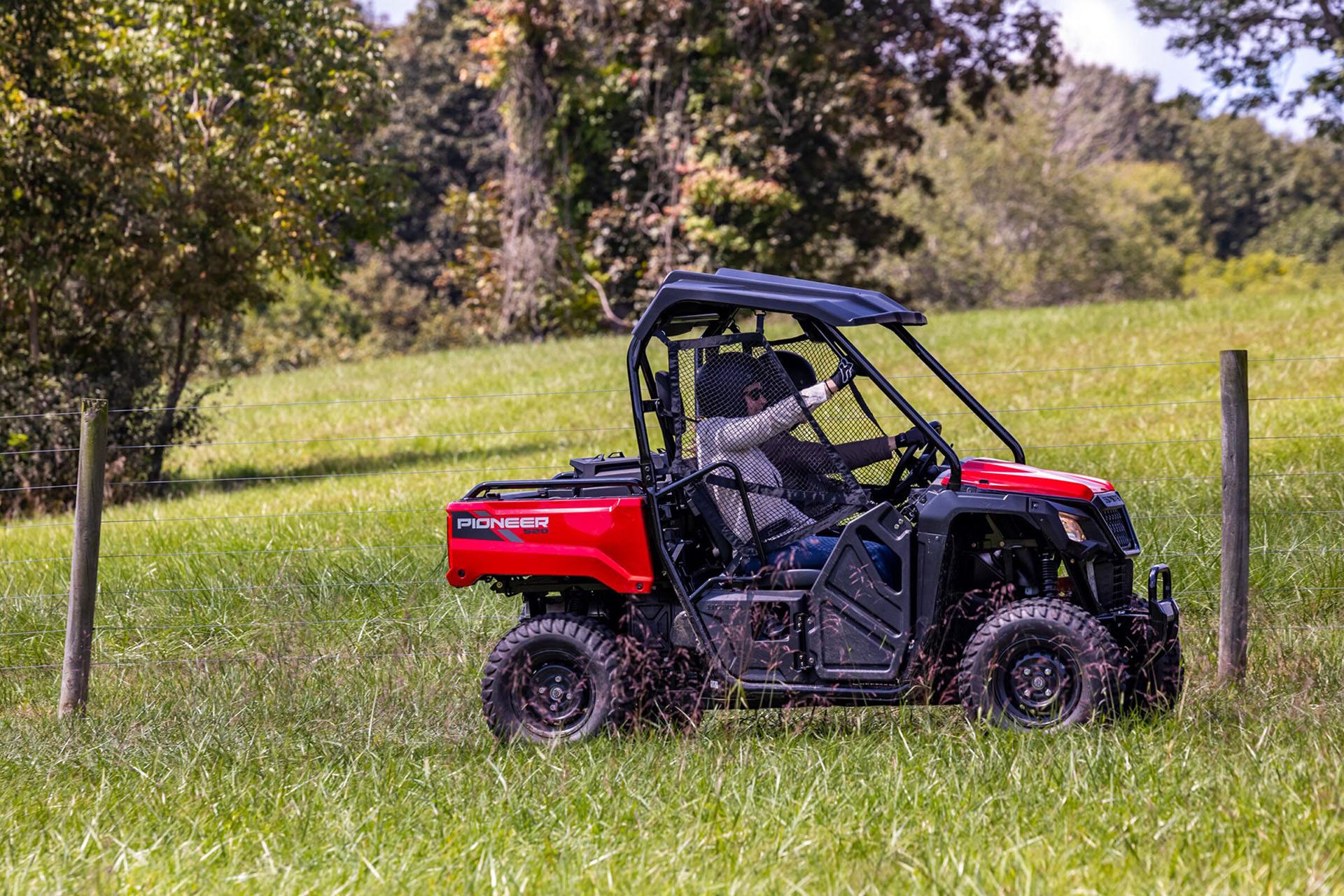 2022 Honda Pioneer 520 in Long Island City, New York - Photo 3