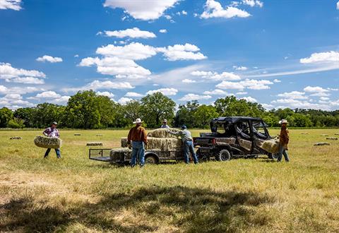 2023 Honda Pioneer 1000-6 Deluxe Crew in Houston, Texas - Photo 7