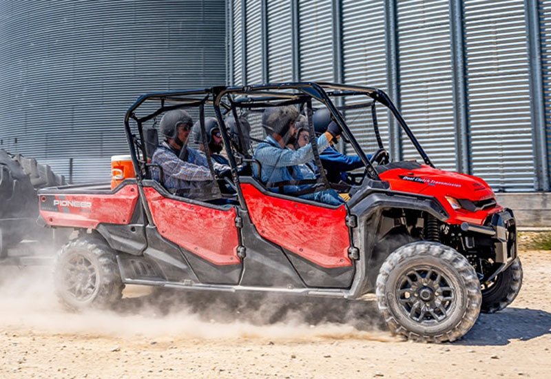 2023 Honda Pioneer 1000-6 Deluxe Crew in Houston, Texas - Photo 6