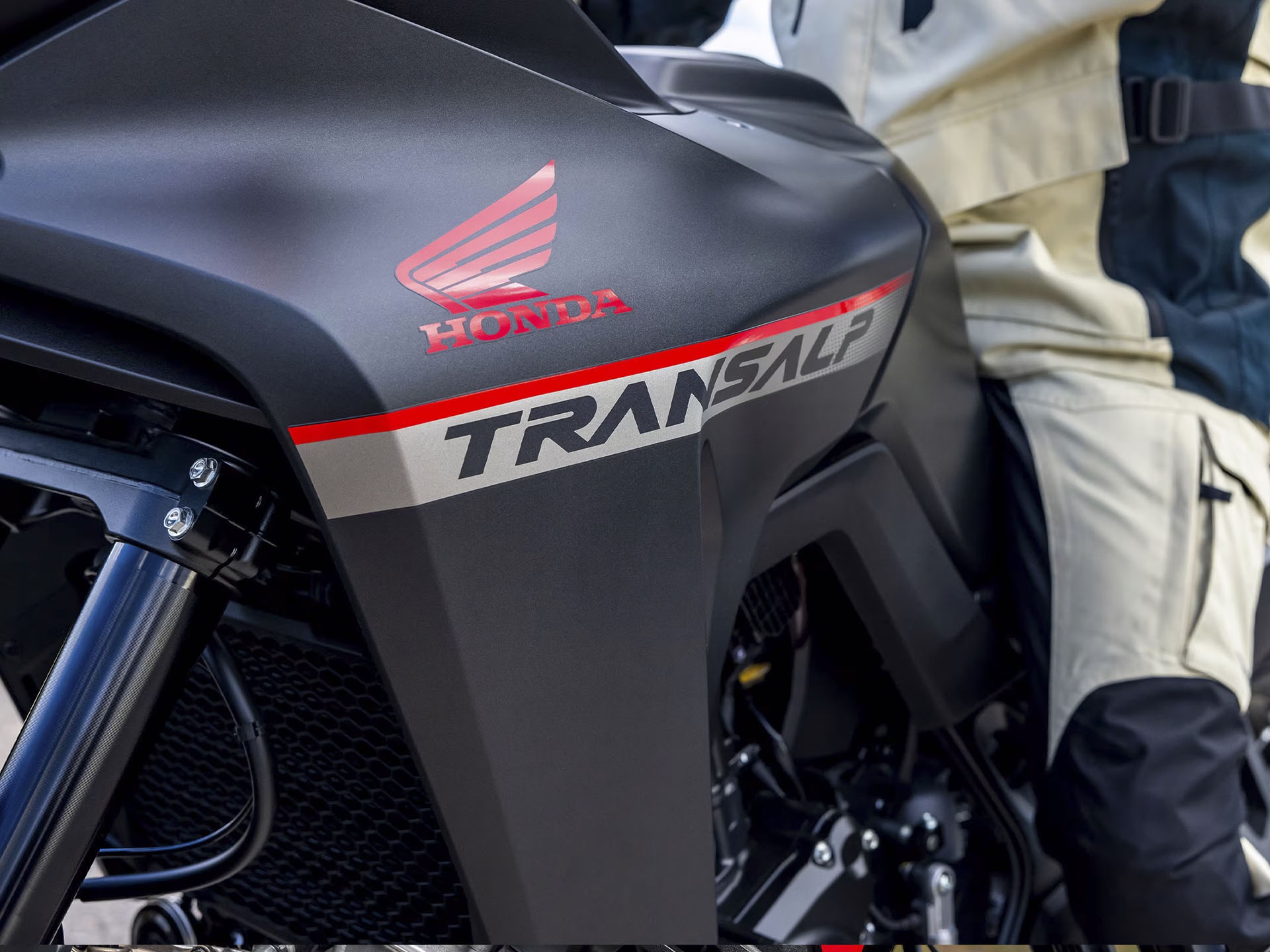2024 Honda Transalp in Eugene, Oregon - Photo 5
