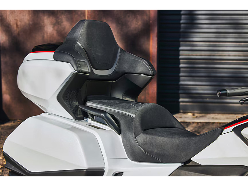 2024 Honda Gold Wing Tour Airbag Automatic DCT in Wichita, Kansas - Photo 7