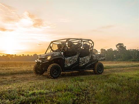 2024 Honda Pioneer 1000-6 Deluxe Crew in West Bridgewater, Massachusetts - Photo 6