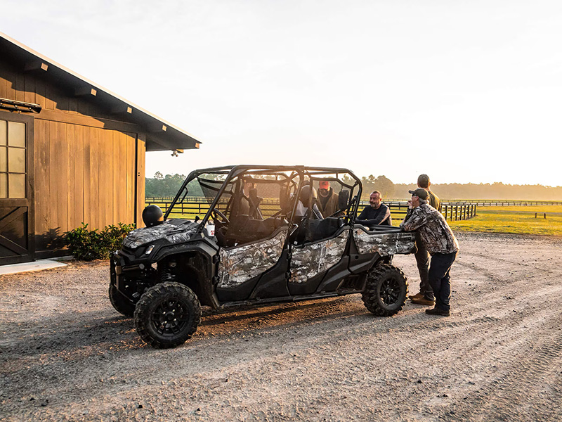 2024 Honda Pioneer 1000-6 Deluxe Crew in West Bridgewater, Massachusetts - Photo 8