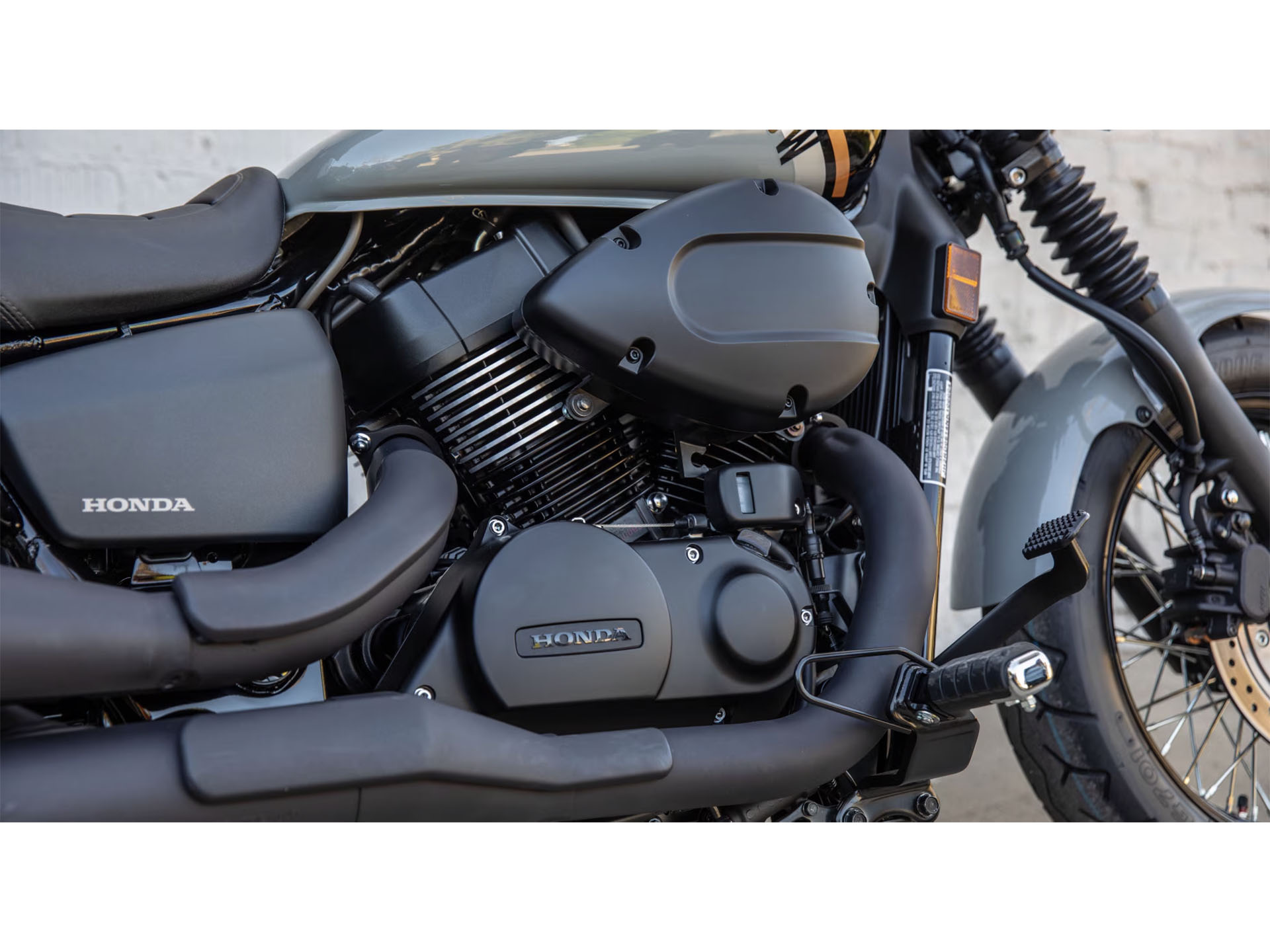 2025 Honda Shadow Phantom ABS in West Bridgewater, Massachusetts - Photo 6