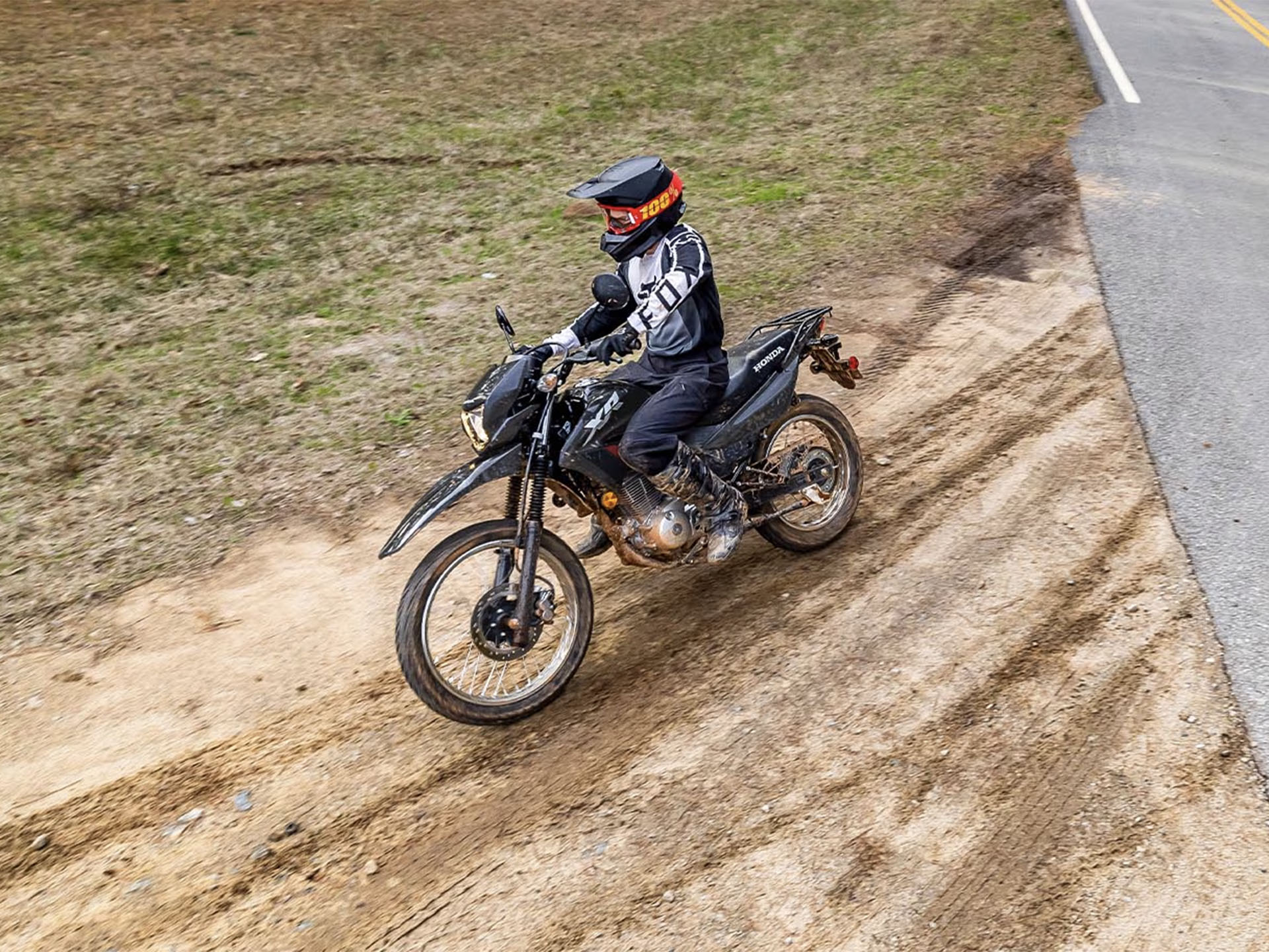 2025 Honda XR150L in Columbia, Tennessee - Photo 17