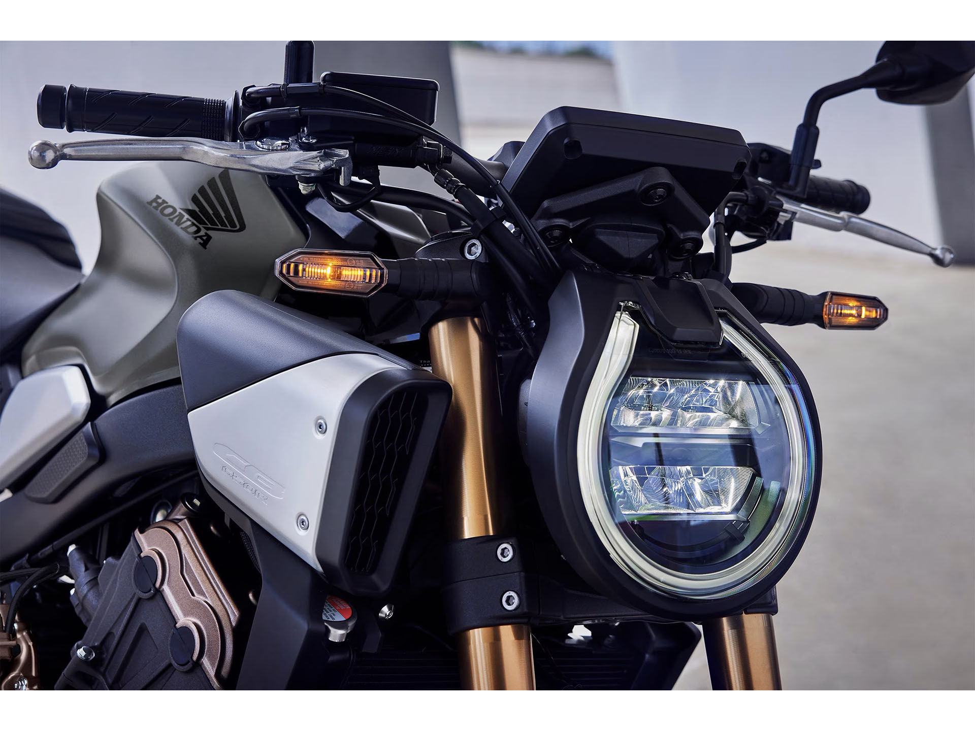 2025 Honda CB650R E-Clutch in Eugene, Oregon - Photo 4