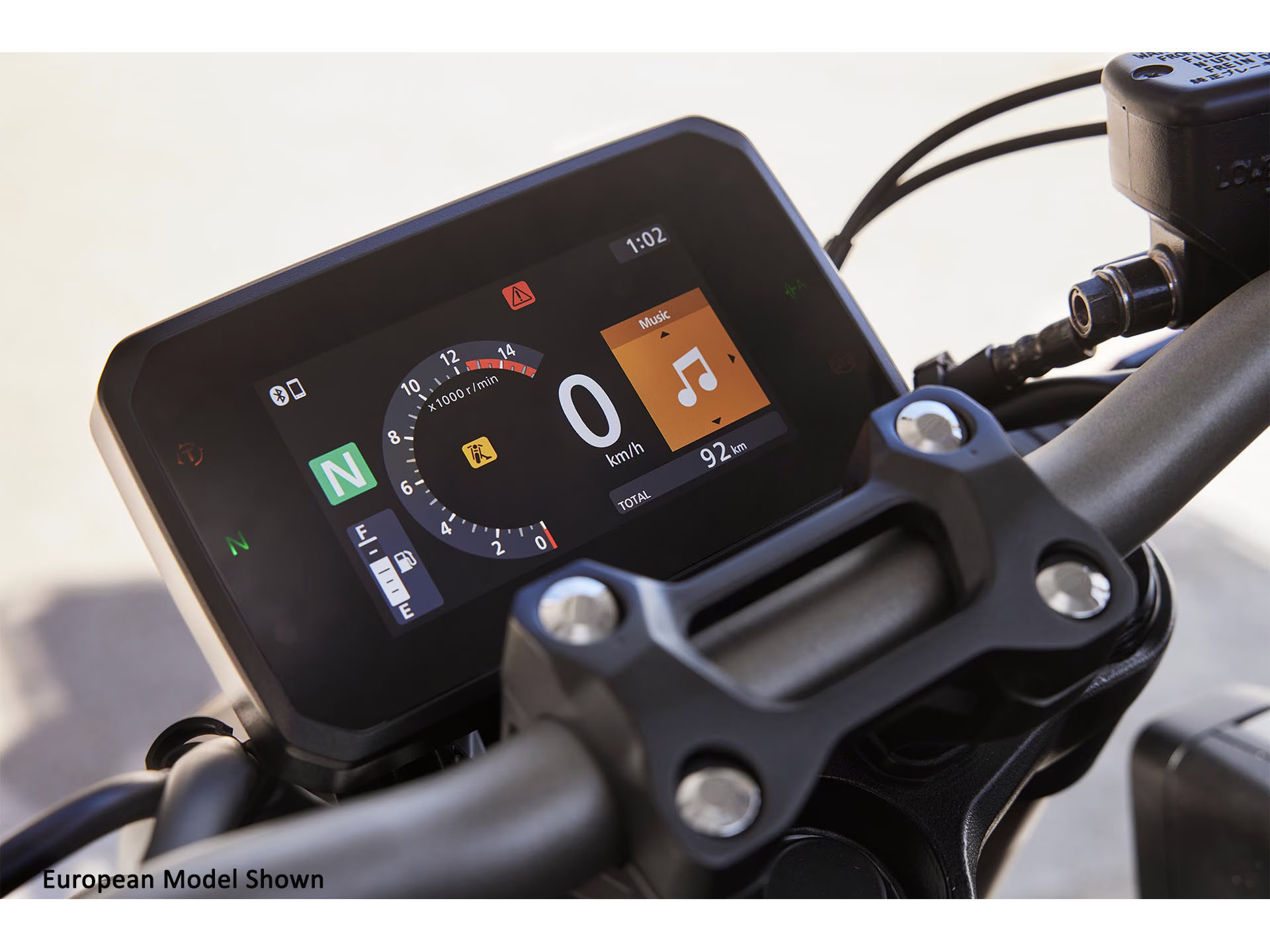 2025 Honda CB650R E-Clutch in Eugene, Oregon - Photo 6