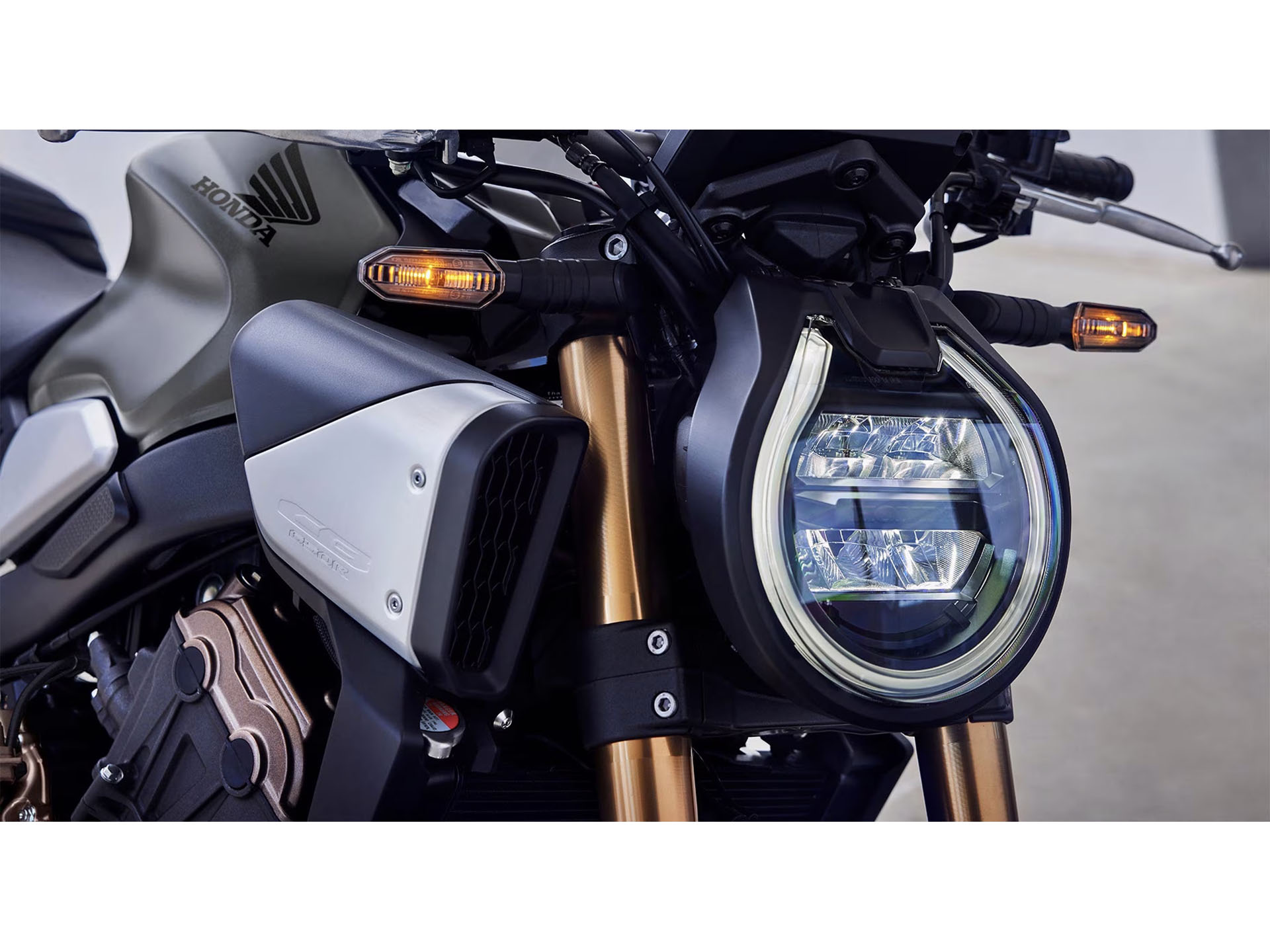 2025 Honda CB650R E-Clutch in Eugene, Oregon - Photo 11