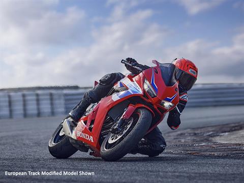 2025 Honda CBR650R E-Clutch in Fort Pierce, Florida - Photo 15