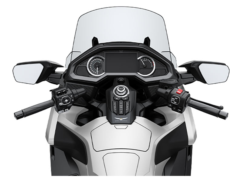 2025 Honda Gold Wing Tour Automatic DCT in Wichita, Kansas - Photo 10