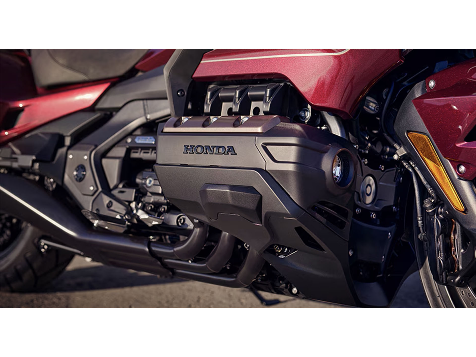 2025 Honda Gold Wing Tour Automatic DCT in Wichita, Kansas - Photo 11