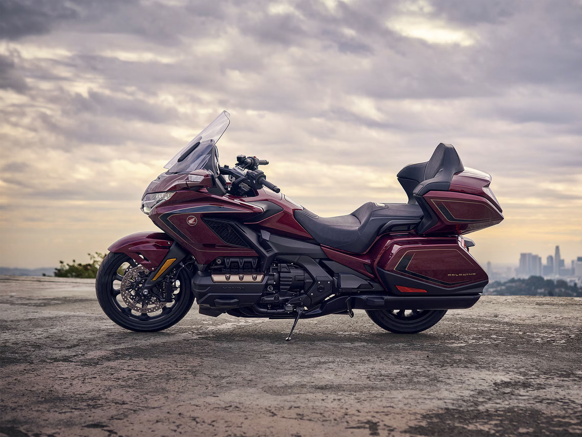 2025 Honda Gold Wing Tour DCT 50th Anniversary in Lafayette, Indiana - Photo 17