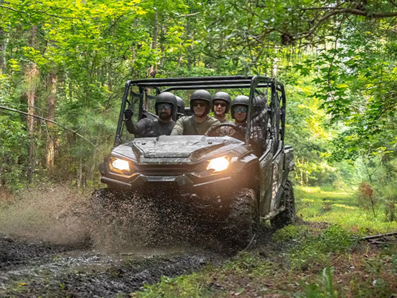 2025 Honda Pioneer 1000-6 Deluxe Crew in Hollister, California - Photo 9