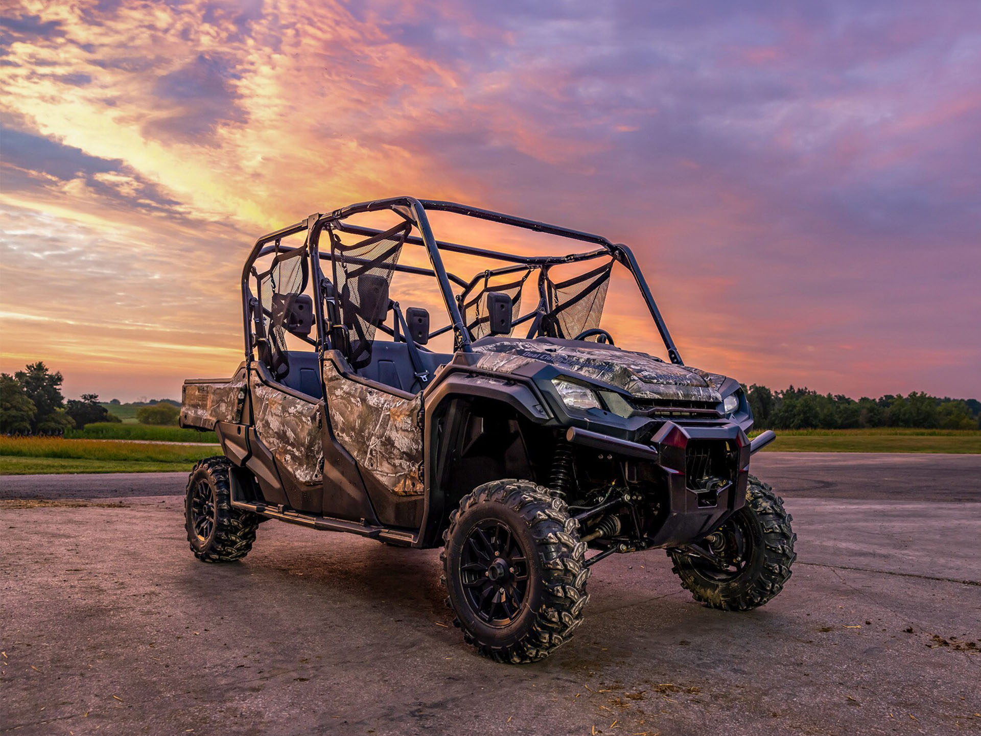 2025 Honda Pioneer 1000-6 Deluxe Crew in Hollister, California - Photo 13