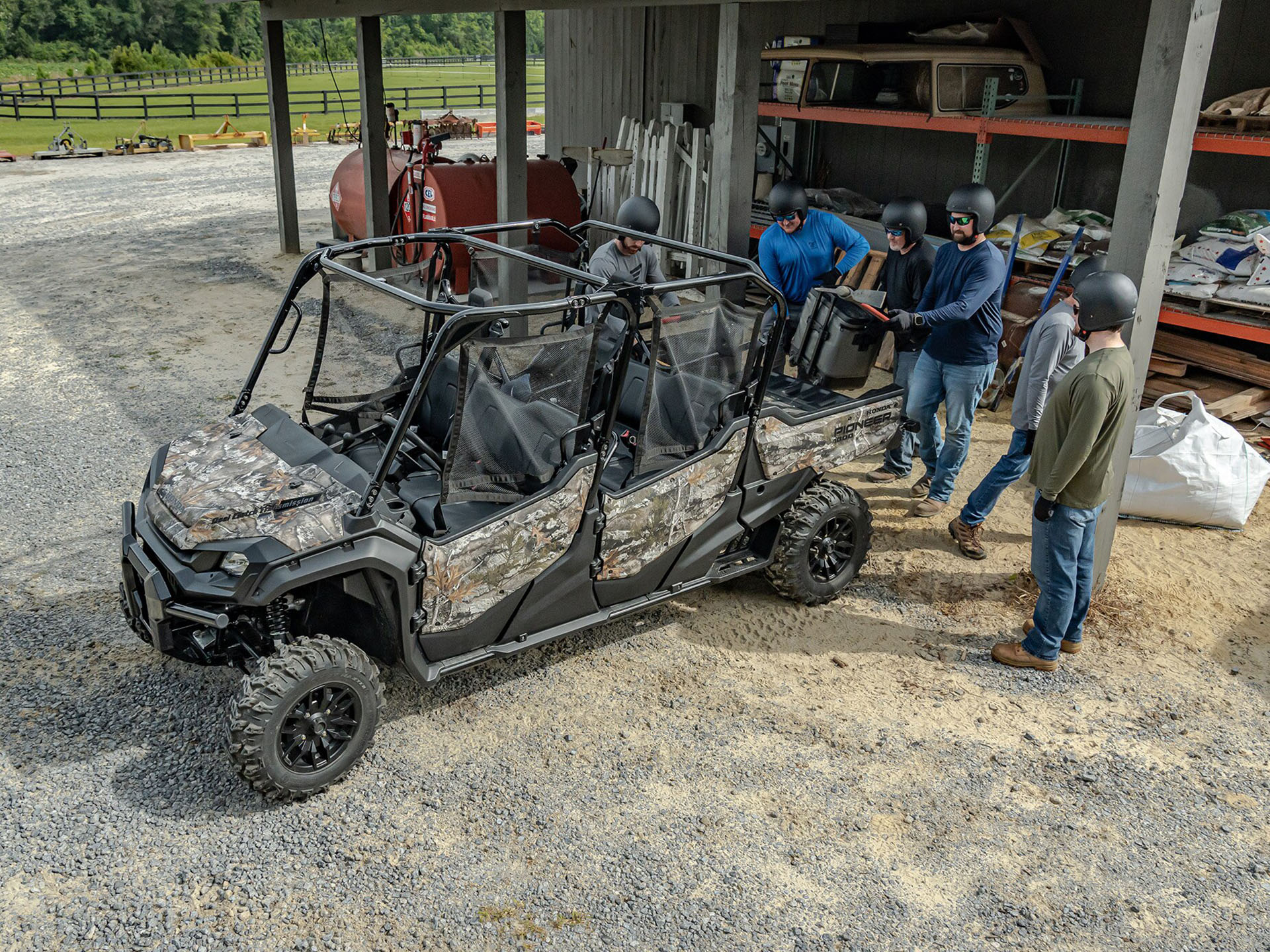 2025 Honda Pioneer 1000-6 Deluxe Crew in Hollister, California - Photo 15