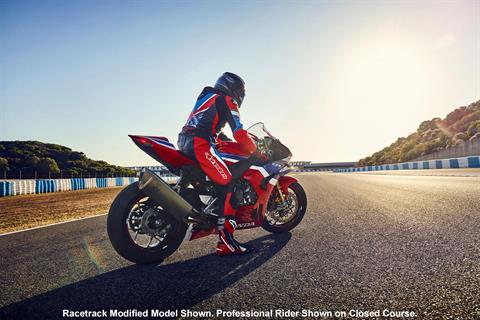 2026 Honda CBR1000RR-R Fireblade SP in Paducah, Kentucky - Photo 9