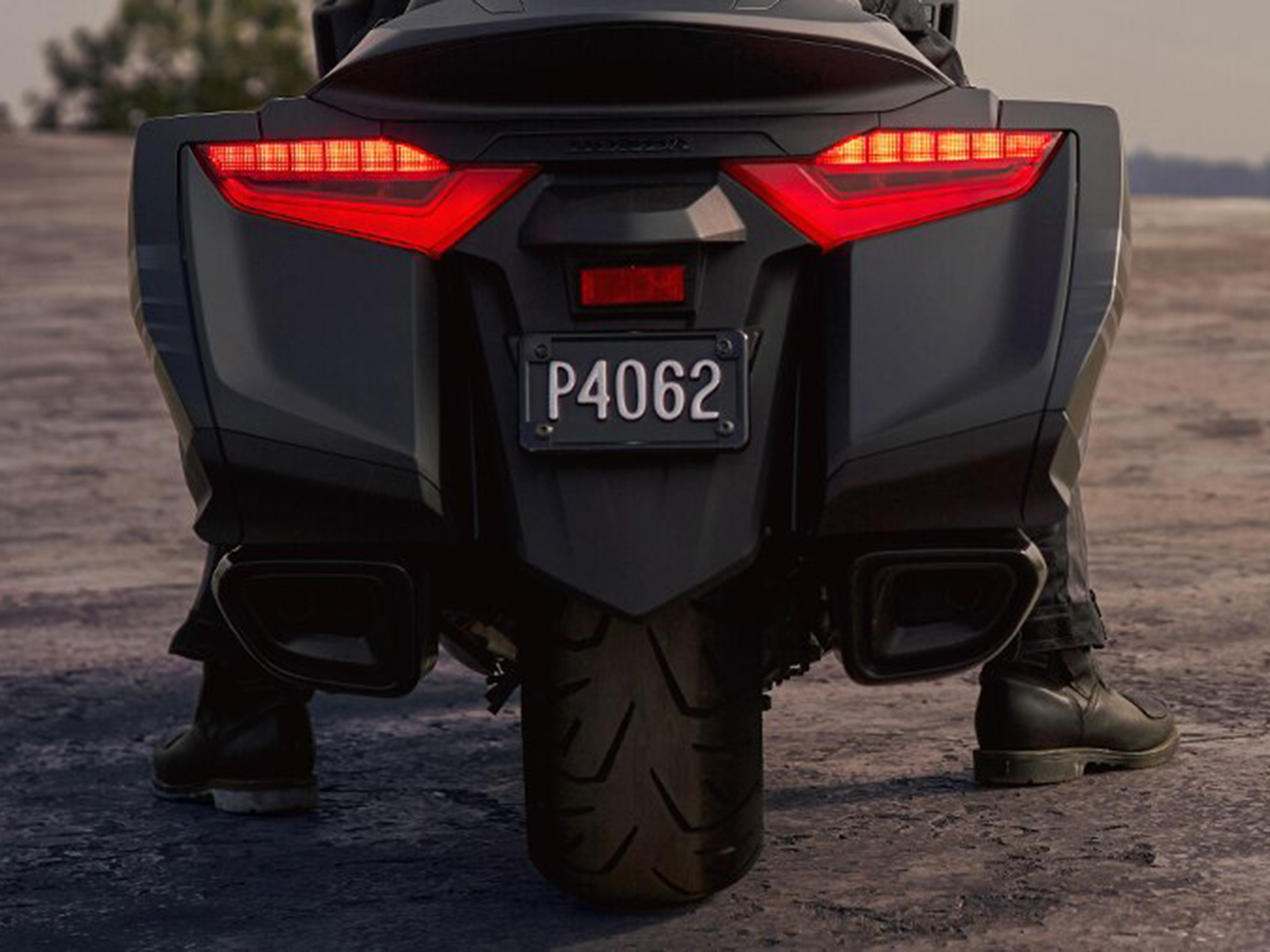 2025 Honda Gold Wing DCT 50th Anniversary in Long Island City, New York - Photo 13
