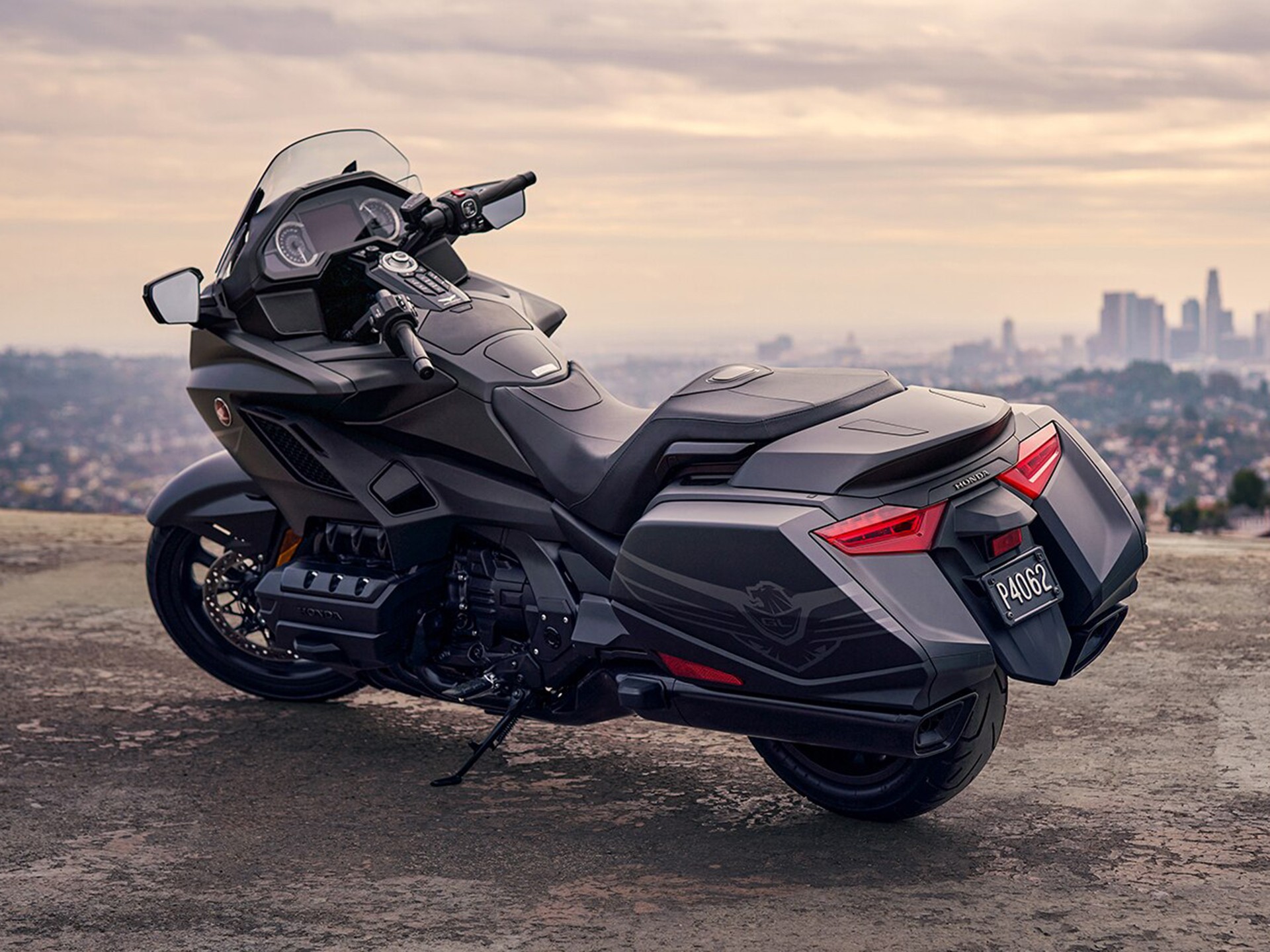 2025 Honda Gold Wing DCT 50th Anniversary in Long Island City, New York - Photo 19